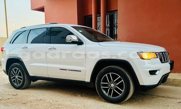 Dieundeu Imported Jeep Grand Cherokee White Auto in Dakar in Dakar Dieundeu Imported Jeep Grand Cherokee White Auto in Dakar in Dakar