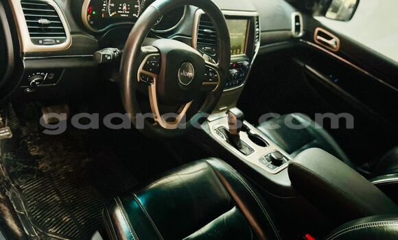 Dieundeu Imported Jeep Grand Cherokee White Auto in Dakar in Dakar Dieundeu Imported Jeep Grand Cherokee White Auto in Dakar in Dakar