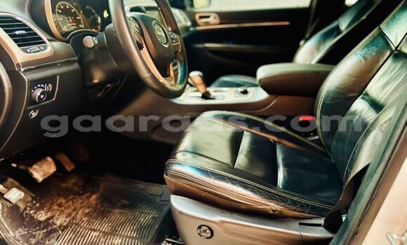 Dieundeu Imported Jeep Grand Cherokee White Auto in Dakar in Dakar Dieundeu Imported Jeep Grand Cherokee White Auto in Dakar in Dakar