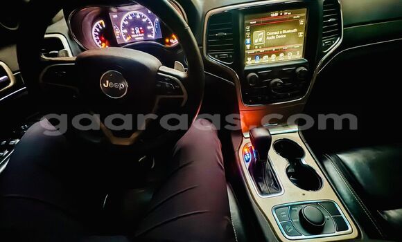 Dieundeu Imported Jeep Grand Cherokee White Auto in Dakar in Dakar Dieundeu Imported Jeep Grand Cherokee White Auto in Dakar in Dakar