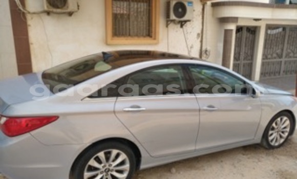 Acheter Occasion Voiture Hyundai Sonata Bleu à Ouakam au Dakar Acheter Occasion Voiture Hyundai Sonata Bleu à Ouakam au Dakar
