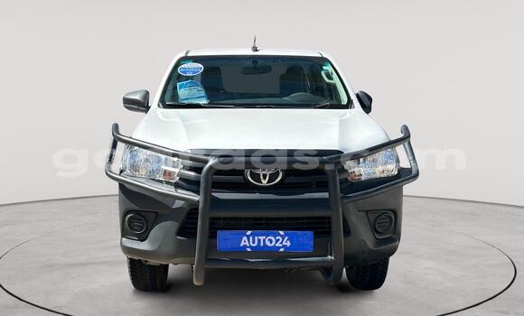 Buy Used Toyota Hilux White Car in Dakar in Dakar