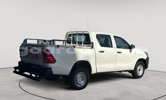 Dieundeu Occasion Toyota Hilux White Auto in Dakar in Dakar Dieundeu Occasion Toyota Hilux White Auto in Dakar in Dakar