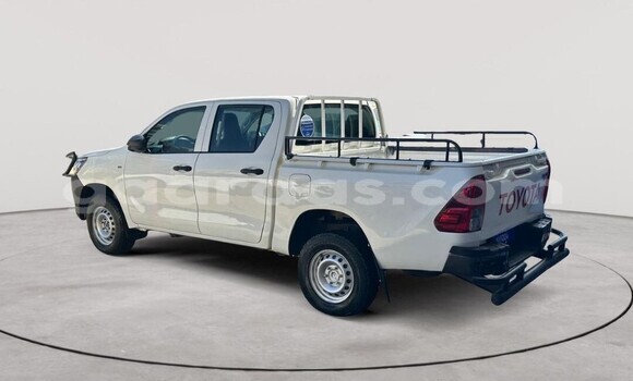 Dieundeu Occasion Toyota Hilux White Auto in Dakar in Dakar Dieundeu Occasion Toyota Hilux White Auto in Dakar in Dakar