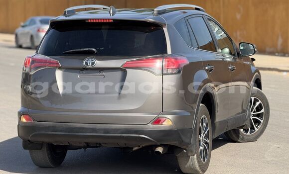 Acheter Import Voiture Toyota RAV4 Gris à Damniadio, Dakar Acheter Import Voiture Toyota RAV4 Gris à Damniadio, Dakar