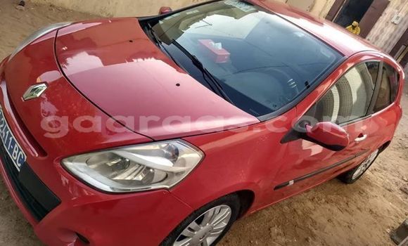 Buy Used Renault Clio Red Car in Dakar in Dakar Buy Used Renault Clio Red Car in Dakar in Dakar
