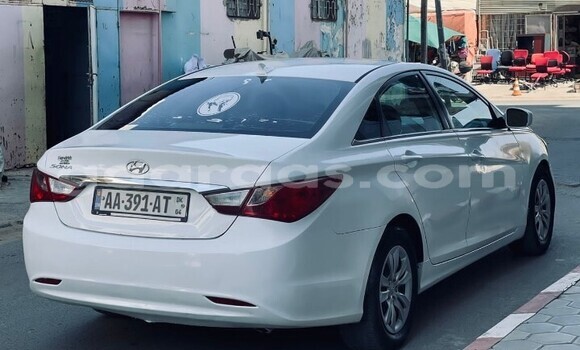 Buy Used Hyundai Sonata White Car in Dakar in Dakar Buy Used Hyundai Sonata White Car in Dakar in Dakar