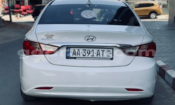 Buy Used Hyundai Sonata White Car in Dakar in Dakar Buy Used Hyundai Sonata White Car in Dakar in Dakar