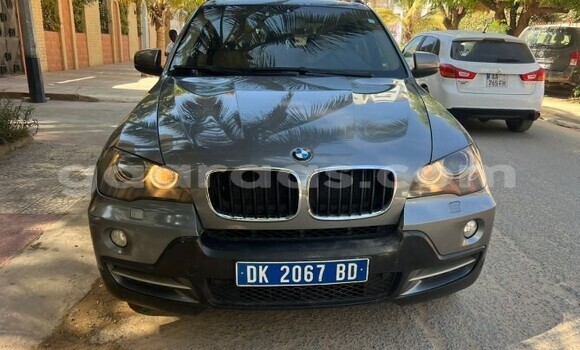 Dieundeu Occasion BMW X5 Silver Auto in Dakar in Dakar Dieundeu Occasion BMW X5 Silver Auto in Dakar in Dakar