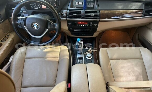 Dieundeu Occasion BMW X5 Silver Auto in Dakar in Dakar Dieundeu Occasion BMW X5 Silver Auto in Dakar in Dakar