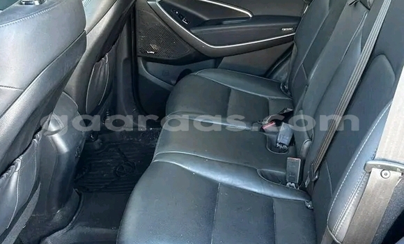 Buy Used Hyundai Santa Fe Red Car in Dakar in Dakar Buy Used Hyundai Santa Fe Red Car in Dakar in Dakar