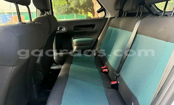 Acheter Occasion Voiture Citroen C4 Blanc à Dakar, Dakar Acheter Occasion Voiture Citroen C4 Blanc à Dakar, Dakar