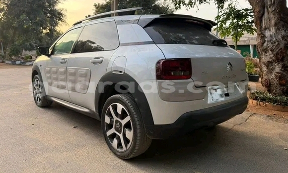 Buy Used Citroen C4 White Car in Dakar in Dakar Buy Used Citroen C4 White Car in Dakar in Dakar