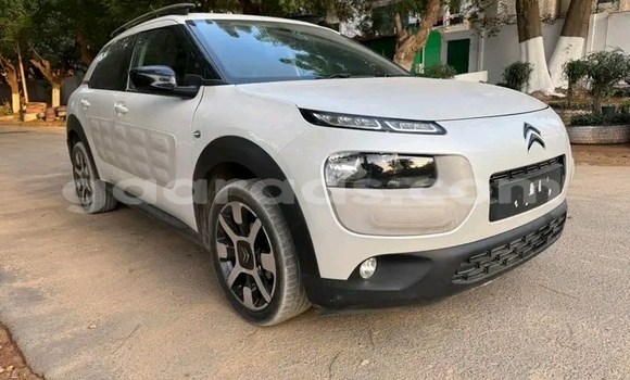 Buy Used Citroen C4 White Car in Dakar in Dakar Buy Used Citroen C4 White Car in Dakar in Dakar