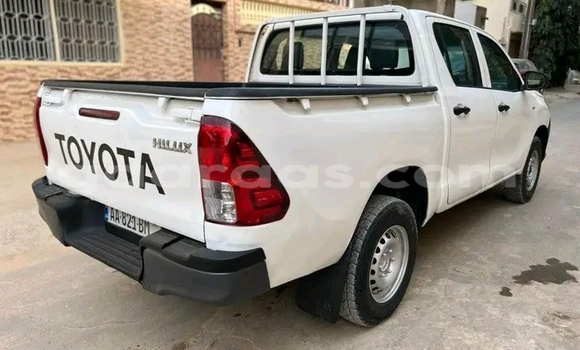 Dieundeu Occasion Toyota Hilux White Auto in Dakar in Dakar Dieundeu Occasion Toyota Hilux White Auto in Dakar in Dakar