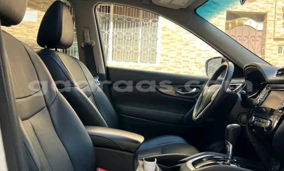 Buy Used Nissan Rogue White Car in Dakar in Dakar Buy Used Nissan Rogue White Car in Dakar in Dakar