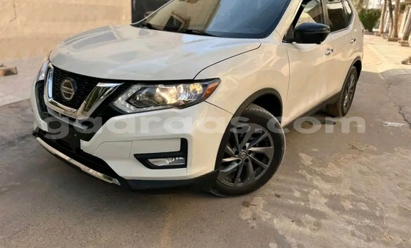 Buy Used Nissan Rogue White Car in Dakar in Dakar Buy Used Nissan Rogue White Car in Dakar in Dakar