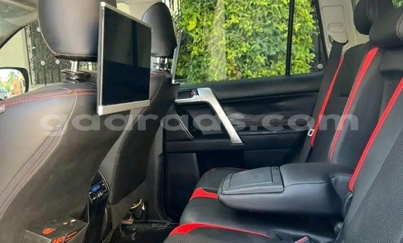 Dieundeu Occasion Toyota Prado White Auto in Dakar in Dakar Dieundeu Occasion Toyota Prado White Auto in Dakar in Dakar