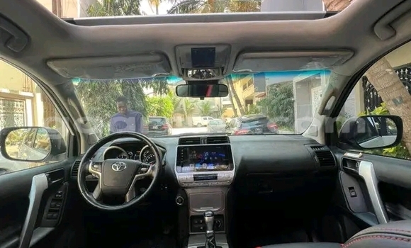 Dieundeu Occasion Toyota Prado White Auto in Dakar in Dakar Dieundeu Occasion Toyota Prado White Auto in Dakar in Dakar