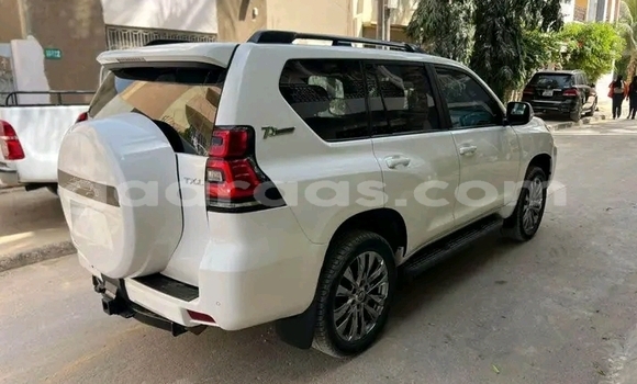 Dieundeu Occasion Toyota Prado White Auto in Dakar in Dakar Dieundeu Occasion Toyota Prado White Auto in Dakar in Dakar