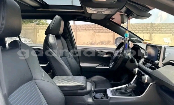 Buy Used Toyota RAV4 White Car in Dakar in Dakar Buy Used Toyota RAV4 White Car in Dakar in Dakar