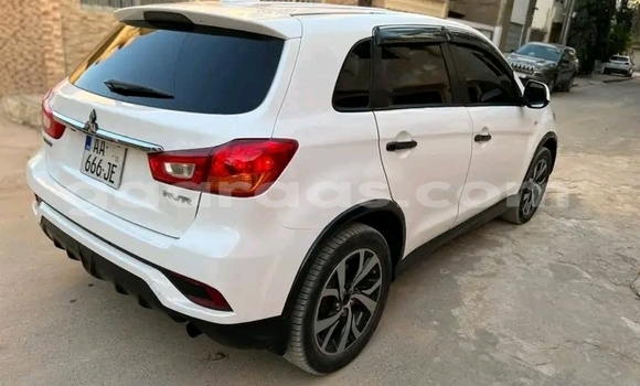 Buy Used Mitsubishi RVR White Car in Dakar in Dakar Buy Used Mitsubishi RVR White Car in Dakar in Dakar