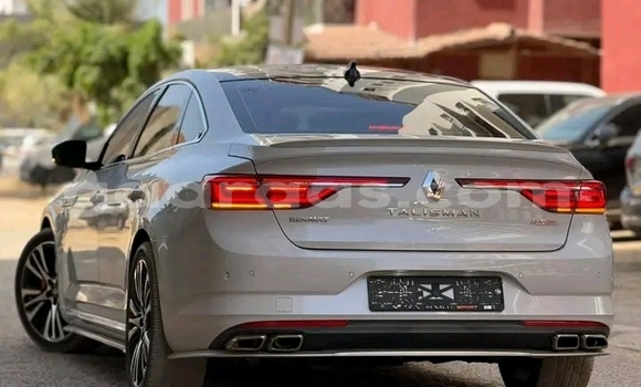 Buy Used Renault Talisman White Car in Dakar in Dakar Buy Used Renault Talisman White Car in Dakar in Dakar