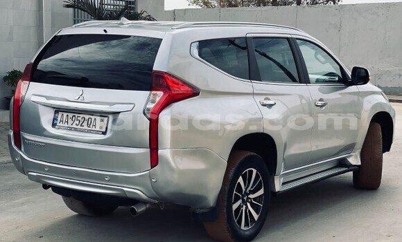 Buy Used Mitsubishi Pajero Sport Silver Car in Dakar in Dakar Buy Used Mitsubishi Pajero Sport Silver Car in Dakar in Dakar