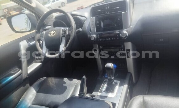 Buy Used Toyota Land Cruiser Prado Silver Car in Dakar in Dakar Buy Used Toyota Land Cruiser Prado Silver Car in Dakar in Dakar