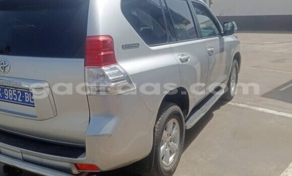Buy Used Toyota Land Cruiser Prado Silver Car in Dakar in Dakar Buy Used Toyota Land Cruiser Prado Silver Car in Dakar in Dakar