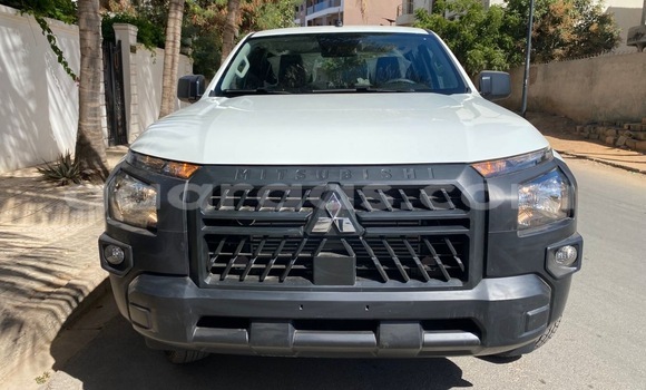 Acheter Occasion Voiture Mitsubishi L200 Blanc à Dakar, Dakar Acheter Occasion Voiture Mitsubishi L200 Blanc à Dakar, Dakar