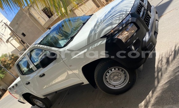 Acheter Occasion Voiture Mitsubishi L200 Blanc à Dakar, Dakar Acheter Occasion Voiture Mitsubishi L200 Blanc à Dakar, Dakar