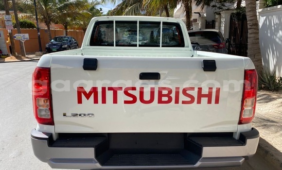 Acheter Occasion Voiture Mitsubishi L200 Blanc à Dakar, Dakar Acheter Occasion Voiture Mitsubishi L200 Blanc à Dakar, Dakar