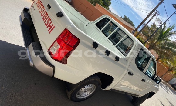 Acheter Occasion Voiture Mitsubishi L200 Blanc à Dakar, Dakar Acheter Occasion Voiture Mitsubishi L200 Blanc à Dakar, Dakar