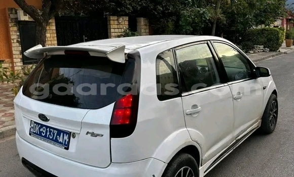 Acheter Occasion Voiture Ford Fiesta ST Blanc à Dakar, Dakar Acheter Occasion Voiture Ford Fiesta ST Blanc à Dakar, Dakar