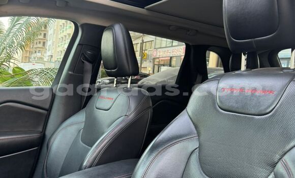 Acheter Import Voiture Jeep Cherokee Rouge à Dakar, Dakar Acheter Import Voiture Jeep Cherokee Rouge à Dakar, Dakar