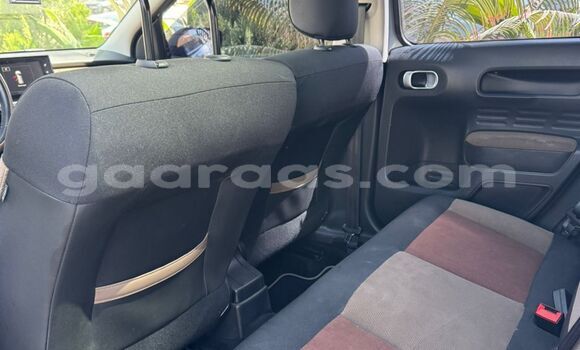 Acheter Import Voiture Citroen C4 Cactus Gris à Dakar, Dakar Acheter Import Voiture Citroen C4 Cactus Gris à Dakar, Dakar