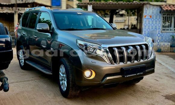 Acheter Import Voiture Toyota Land Cruiser Prado Gris à Dakar, Dakar Acheter Import Voiture Toyota Land Cruiser Prado Gris à Dakar, Dakar