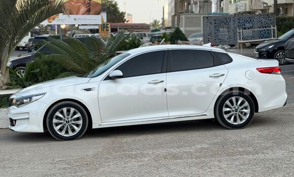 Acheter Import Voiture Kia K5 Blanc à Dakar, Dakar Acheter Import Voiture Kia K5 Blanc à Dakar, Dakar