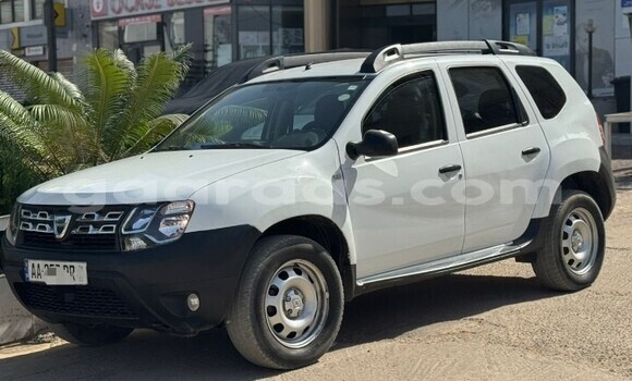 Buy Used Dacia Duster White Car in Dakar in Dakar Buy Used Dacia Duster White Car in Dakar in Dakar