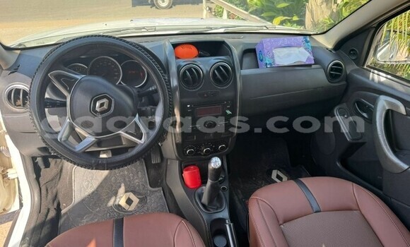 Buy Used Dacia Duster White Car in Dakar in Dakar Buy Used Dacia Duster White Car in Dakar in Dakar