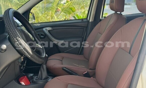 Buy Used Dacia Duster White Car in Dakar in Dakar Buy Used Dacia Duster White Car in Dakar in Dakar