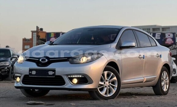 Dieundeu Occasion Renault Samsung SM3 Silver Auto in Dakar in Dakar Dieundeu Occasion Renault Samsung SM3 Silver Auto in Dakar in Dakar