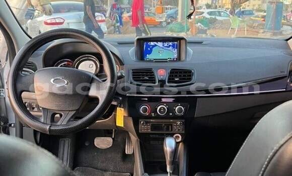 Dieundeu Occasion Renault Samsung SM3 Silver Auto in Dakar in Dakar Dieundeu Occasion Renault Samsung SM3 Silver Auto in Dakar in Dakar