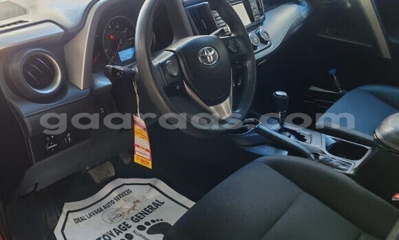 Acheter Occasion Voiture Toyota RAV4 Rouge à Dakar, Dakar Acheter Occasion Voiture Toyota RAV4 Rouge à Dakar, Dakar