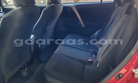 Acheter Occasion Voiture Toyota RAV4 Rouge à Dakar, Dakar Acheter Occasion Voiture Toyota RAV4 Rouge à Dakar, Dakar