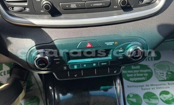 Dieundeu Occasion Kia Sorento Silver Auto in Dakar in Dakar Dieundeu Occasion Kia Sorento Silver Auto in Dakar in Dakar