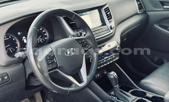 Acheter Import Voiture Hyundai Tucson Rouge à Dakar, Dakar Acheter Import Voiture Hyundai Tucson Rouge à Dakar, Dakar