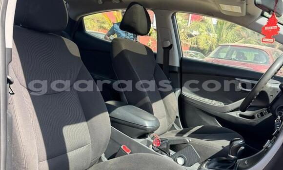 Buy Import Hyundai Elantra Silver Car in Dakar in Dakar Buy Import Hyundai Elantra Silver Car in Dakar in Dakar