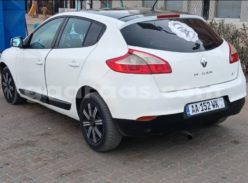 Big with watermark renault megane dakar dakar 28023